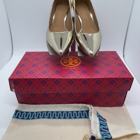 TORY BURCH Women's NEW Elizabeth 40MM Pump Mirrored Metallic Silver Kitten Shoes - Picture 5 of 10